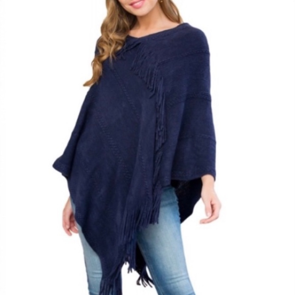 💥NWT💥 navy soft fringed poncho